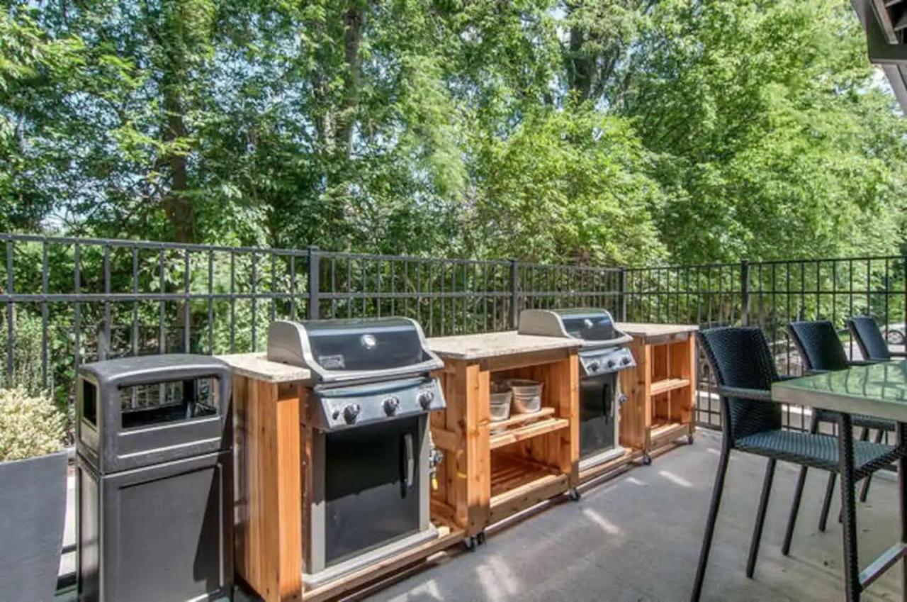 One-Of-A-Kind! Roll Up Garage Door-Pool, Speakeasy Villa Nashville Bagian luar foto