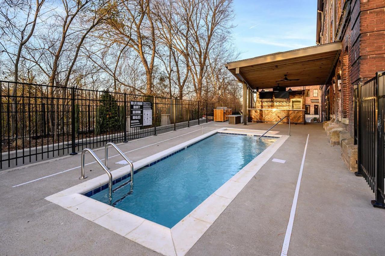 One-Of-A-Kind! Roll Up Garage Door-Pool, Speakeasy Villa Nashville Bagian luar foto